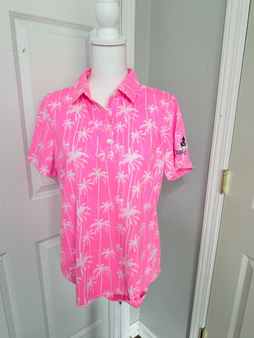 unday Swagger Pink Palm Tree Golf Polo Shirt Women's Size Large Pacific Grove Go